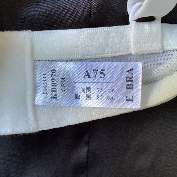 Dainty bralette - Picture 2 of 3